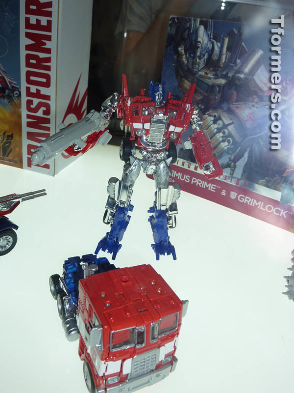 Botcon 2014 Hasbro Booth Age Of Extinction Display  (131 of 153)